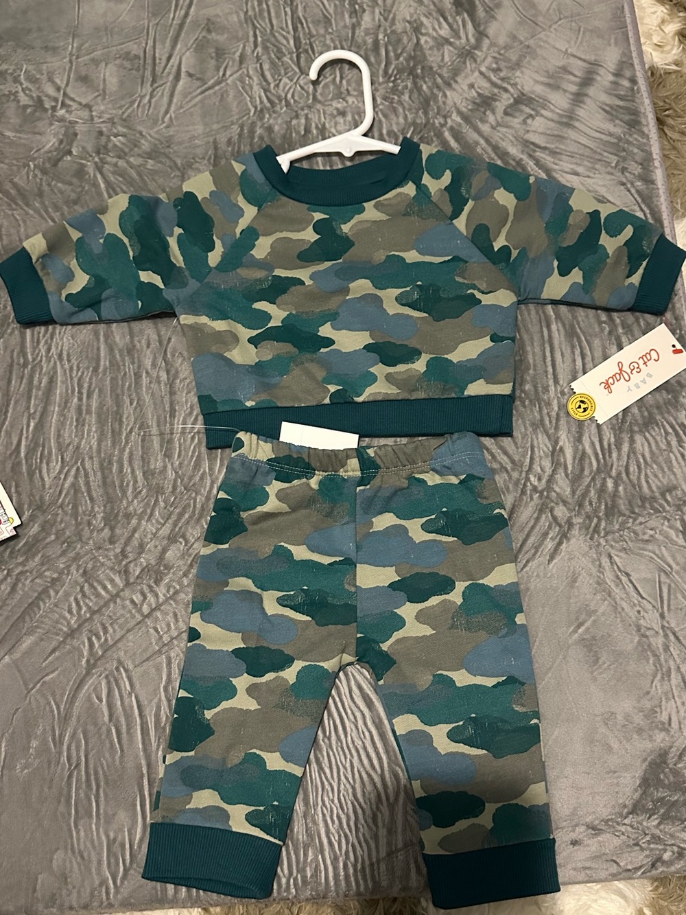 5/$25 NWT baby sweatshirt and pants set
